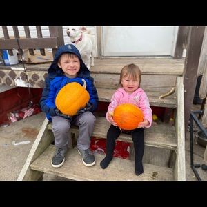 Meet your Posher, Cassandra